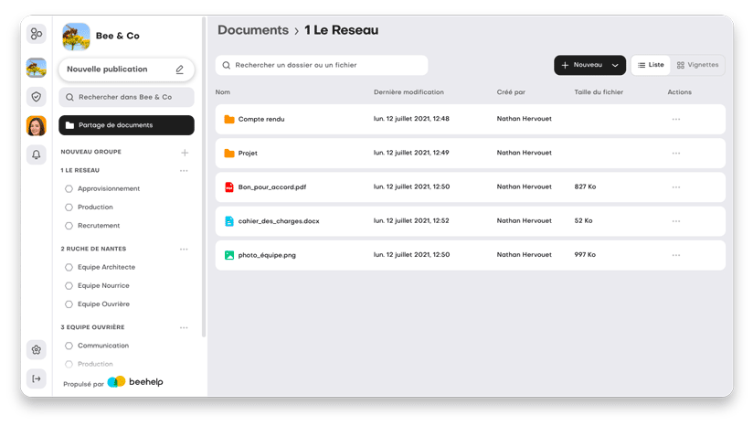 Ecran montrant un espace de partage de documents avec des dossiers et fichiers.